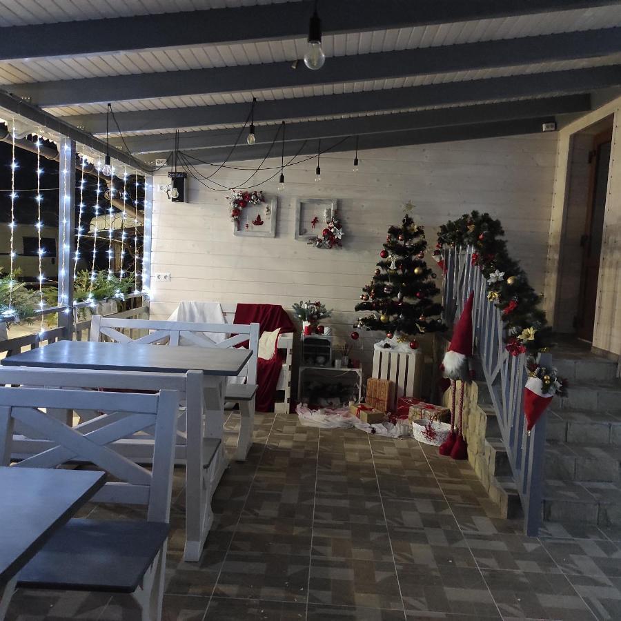 Hotel Фенікс à Yaremtche Extérieur photo