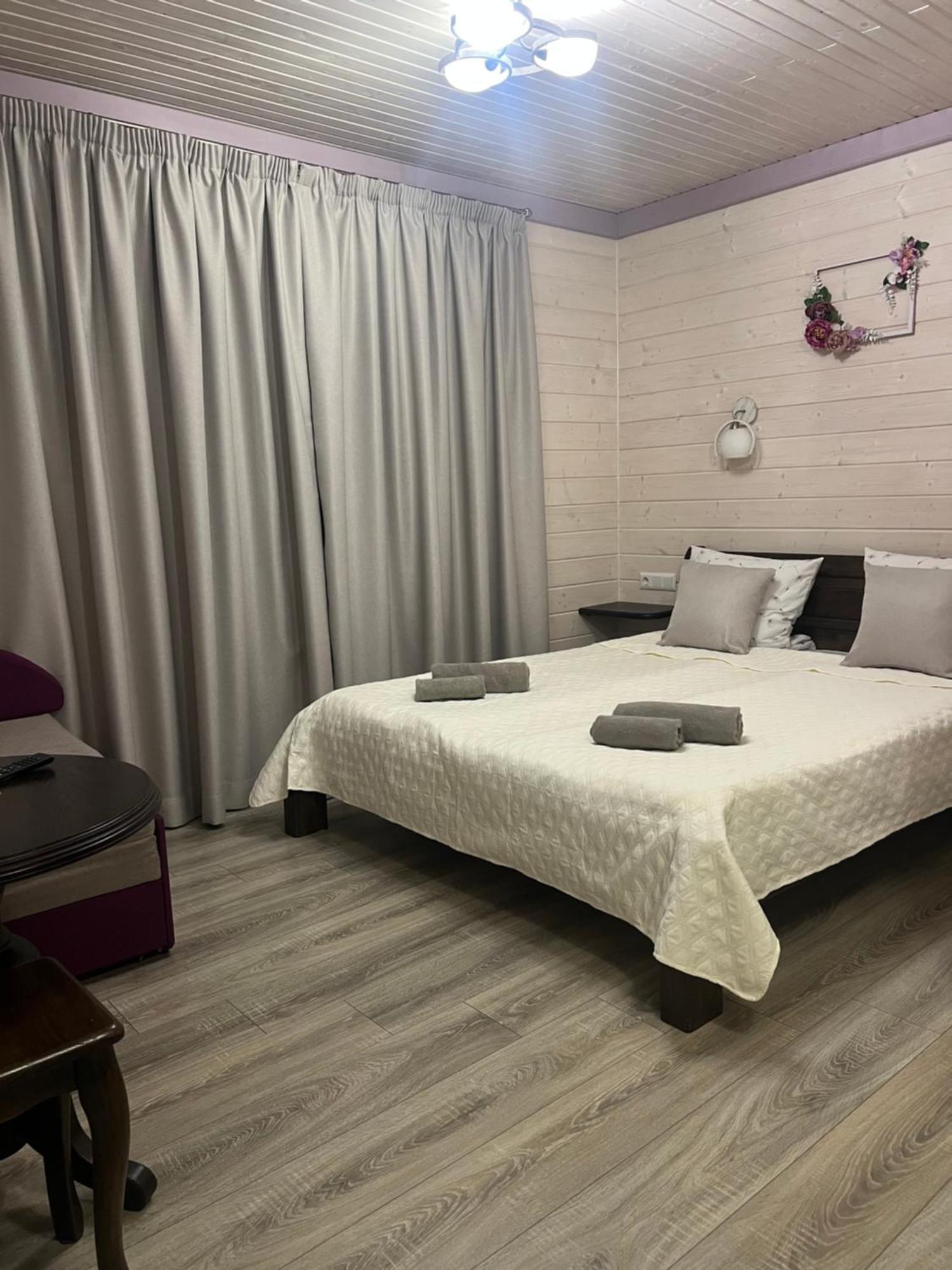 Hotel Фенікс à Yaremtche Extérieur photo