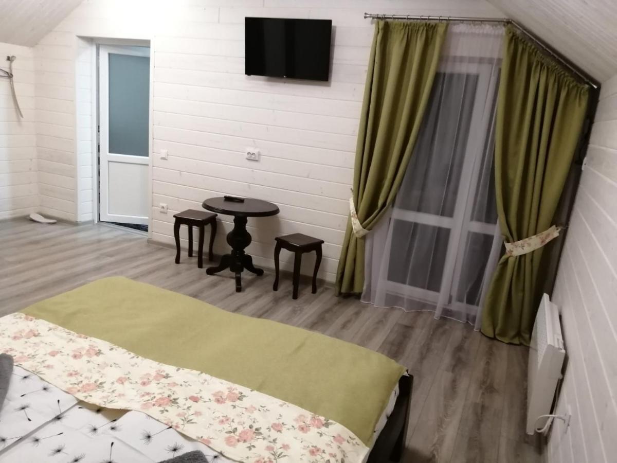Hotel Фенікс à Yaremtche Extérieur photo